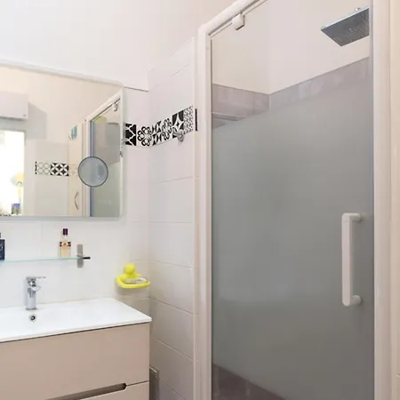 Pretty Cocoon Near Montparnasse Апартаменты